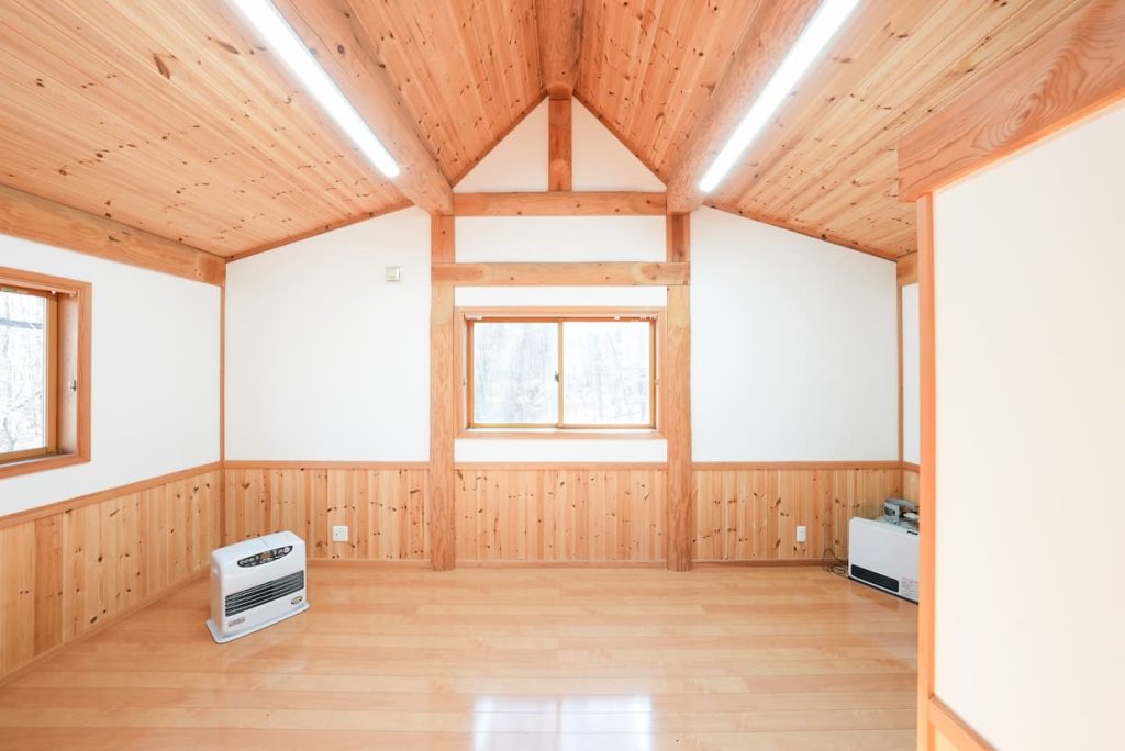 北軽井沢・嬬恋村のワーケーション施設Piggies TNGのリビング